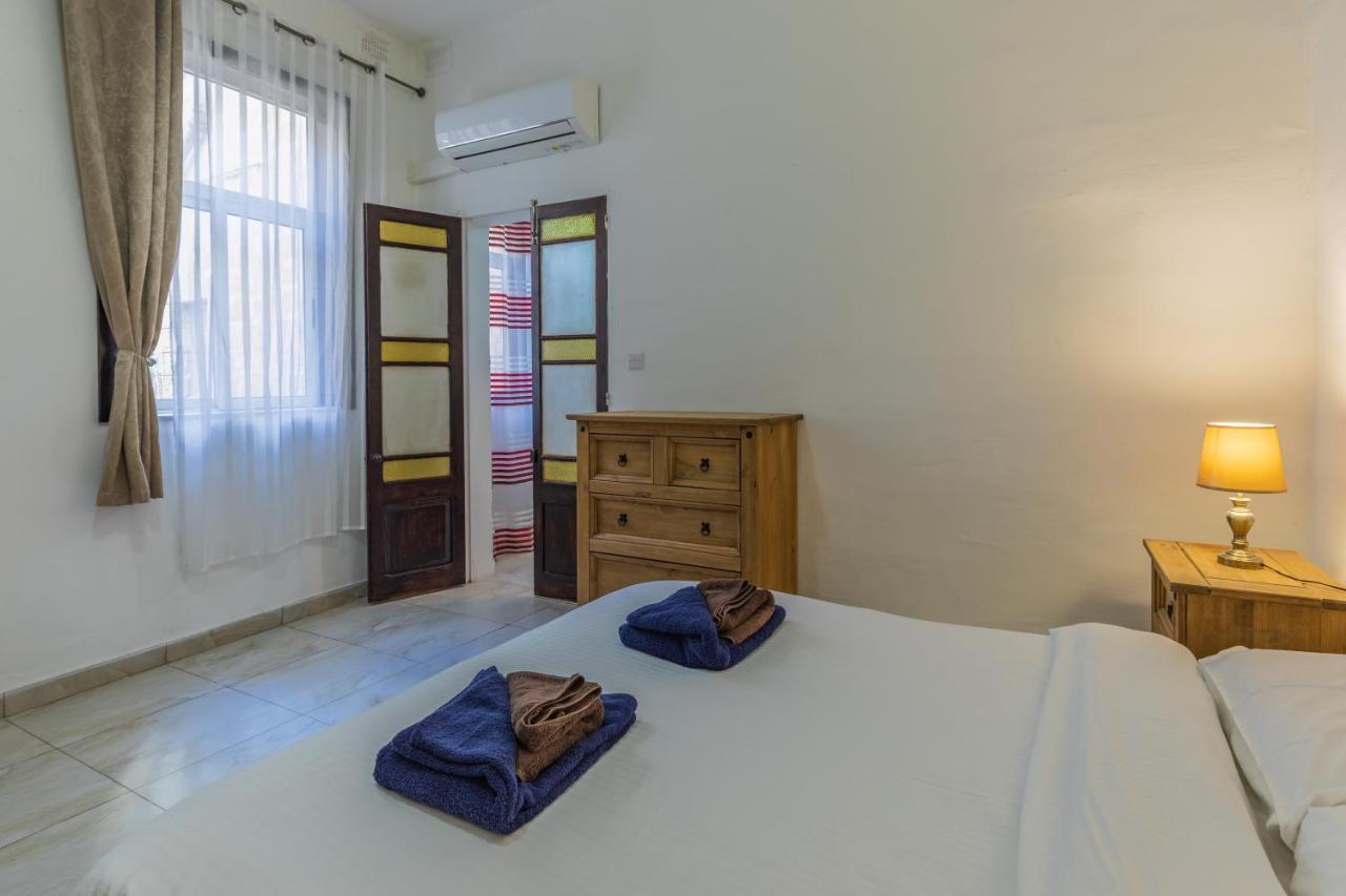 Bormla - Comfortable Two Bedroom Apartment Cospicua Exterior foto